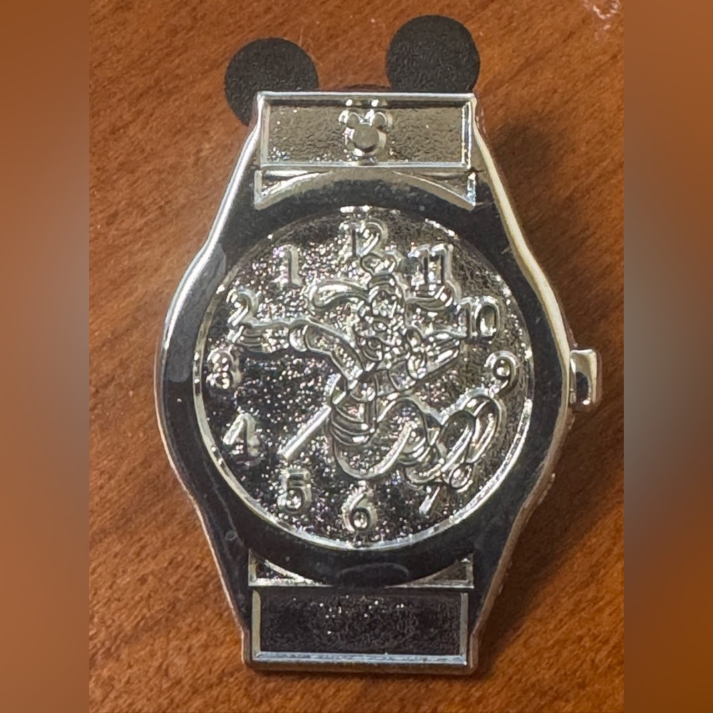 5/$25 Disney Hidden Mickey 2019 Watches Goofy Chaser Pin